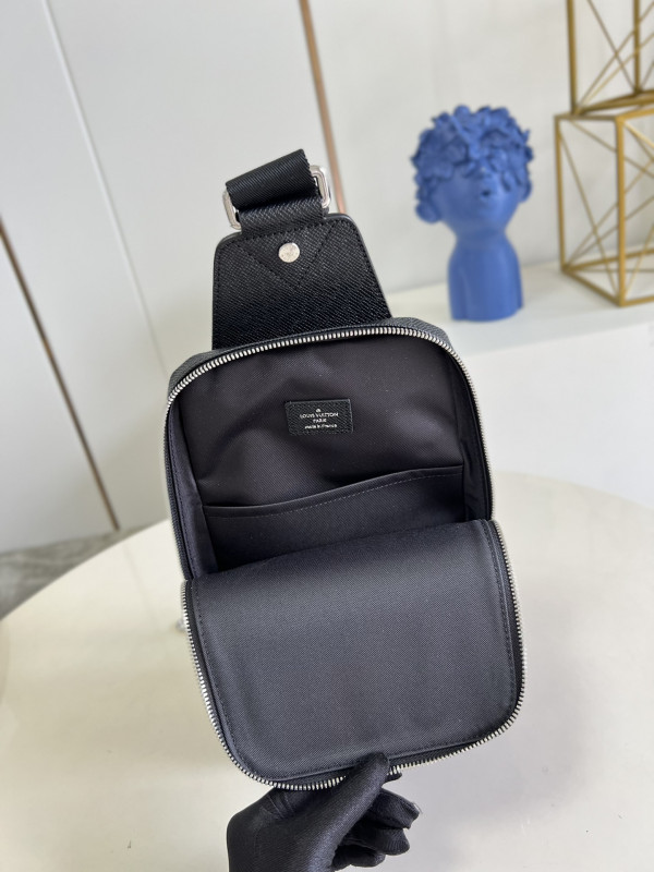 l0*is V*t0n avenue sling bag