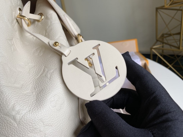 l0*is V*t0n montsouris backpack