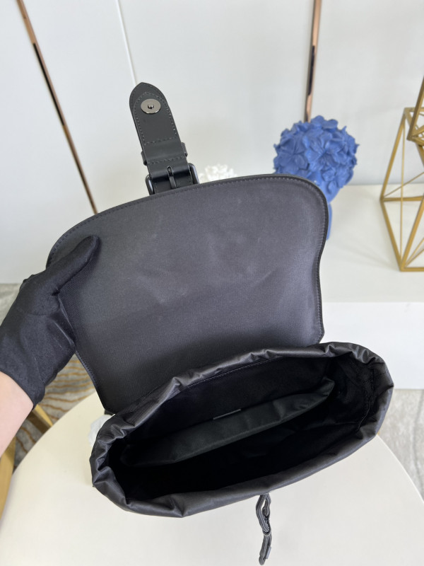 l0*is V*t0n saumur backpack