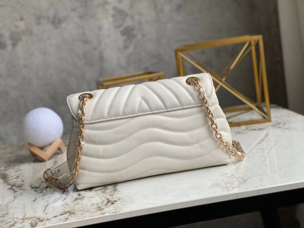 l0*is V*t0n new wave chain bag