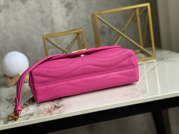 l0*is V*t0n new wave chain bag