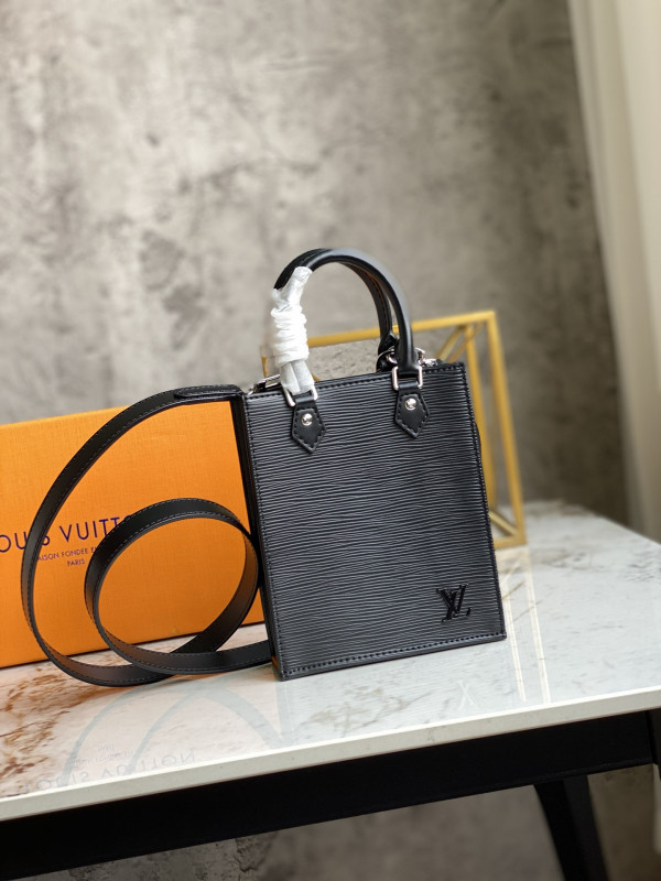 l0*is V*t0n petit sac plat