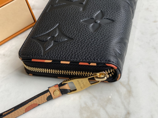 l0*is V*t0n zippy wallet