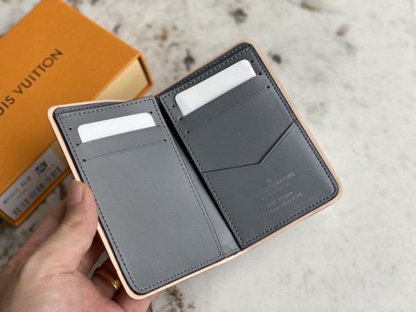 l0*is V*t0n slender pocket organizer