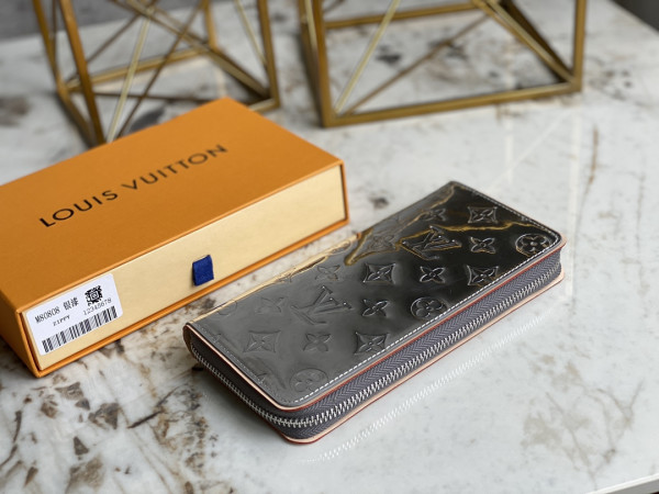 l0*is V*t0n zippy wallet vertical