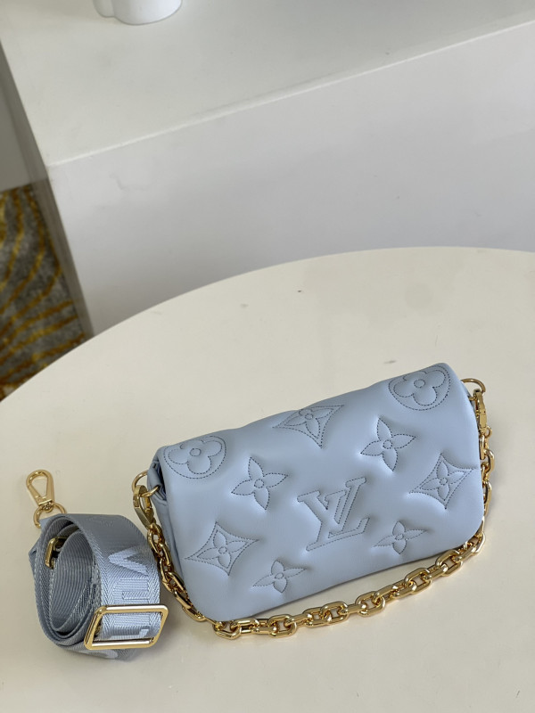 l0*is V*t0n wallet on strap bubblegram