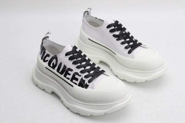 ale*d*r M*Q*en tread slick lace up