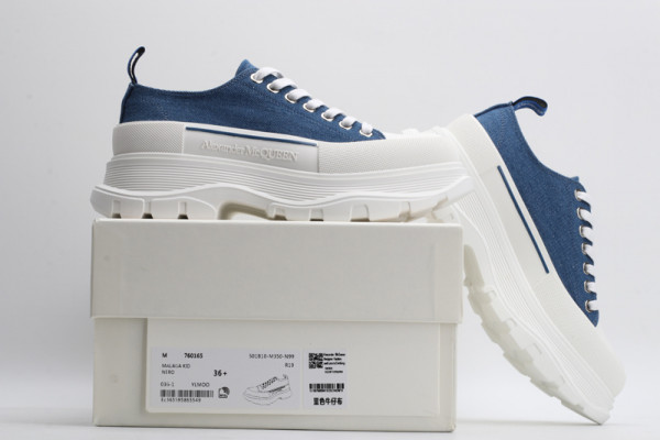 ale*d*r M*Q*en tread slick lace up