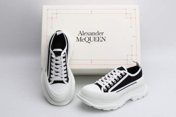 ale*d*r M*Q*en tread slick lace up
