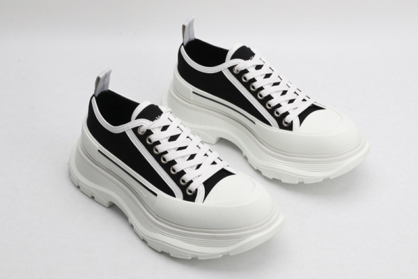 ale*d*r M*Q*en tread slick lace up
