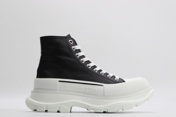 ale*d*r M*Q*en tread slick boot