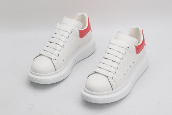 ale*d*r M*Q*en oversized sneaker