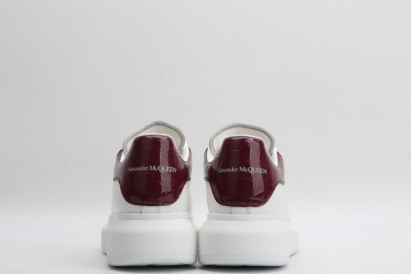 ale*d*r M*Q*en oversized sneaker