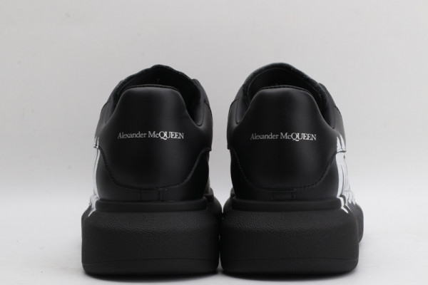 ale*d*r M*Q*en oversized sneaker
