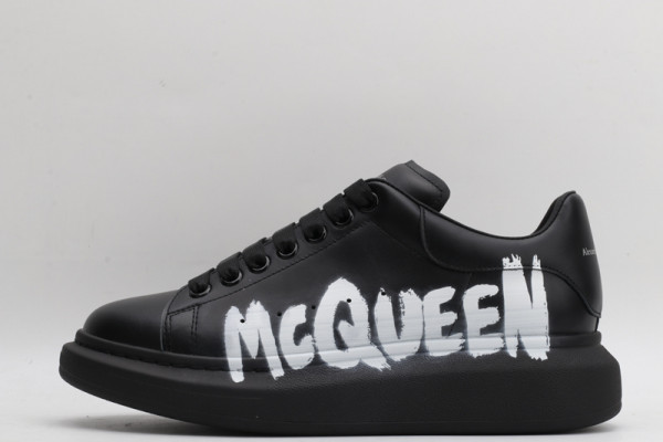 ale*d*r M*Q*en oversized sneaker