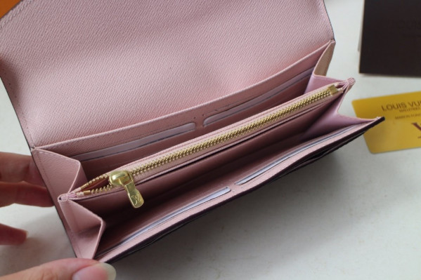 l0*is V*t0n sarah wallet