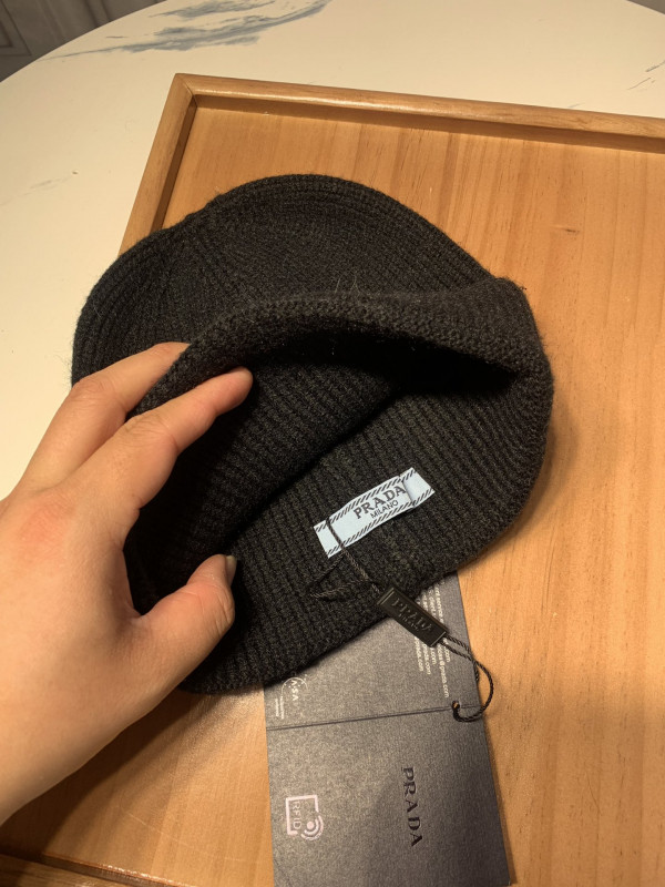 Pra*a hat