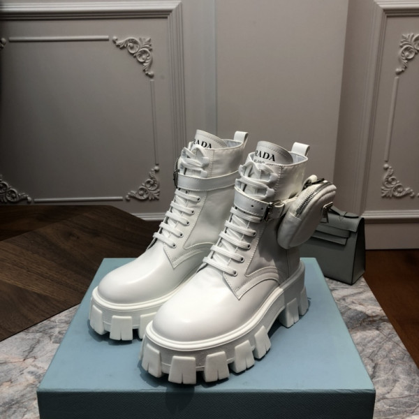 Pra*a pocket boots