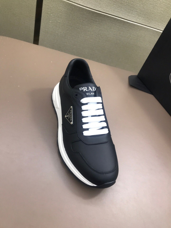 Pra*a sneakers
