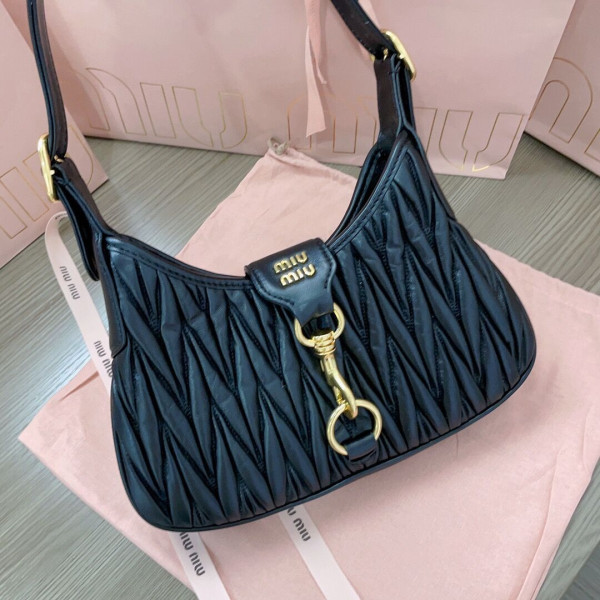 M*um*u matelassé nappa leather hobo bag