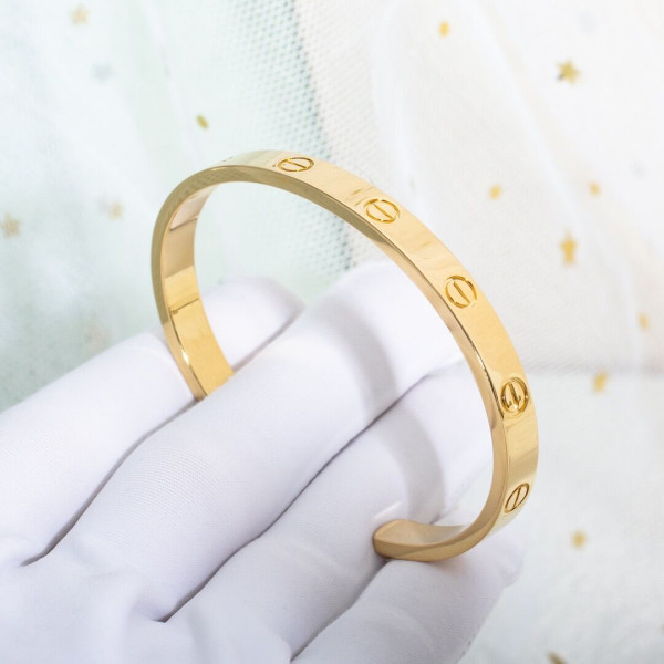 Ca*t*er bracelet