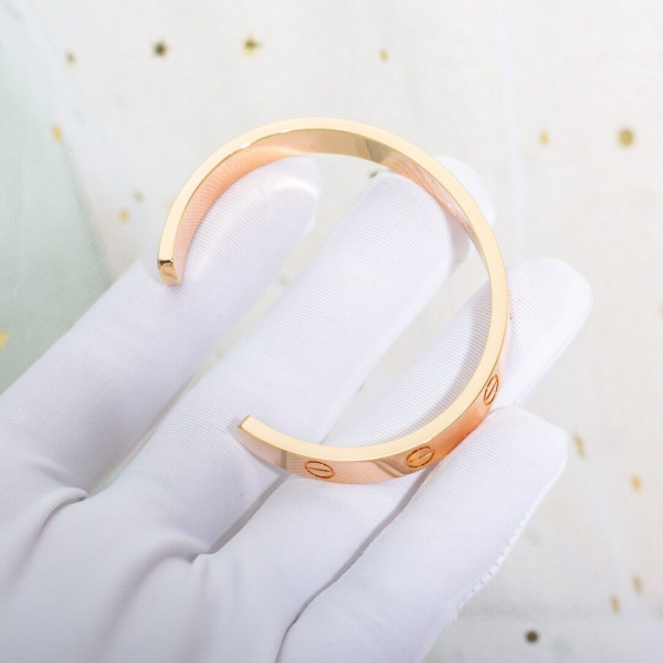 Ca*t*er bracelet