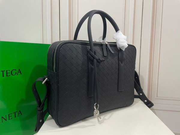 bo*te*ga Ve*ne*ta getaway large briefcase