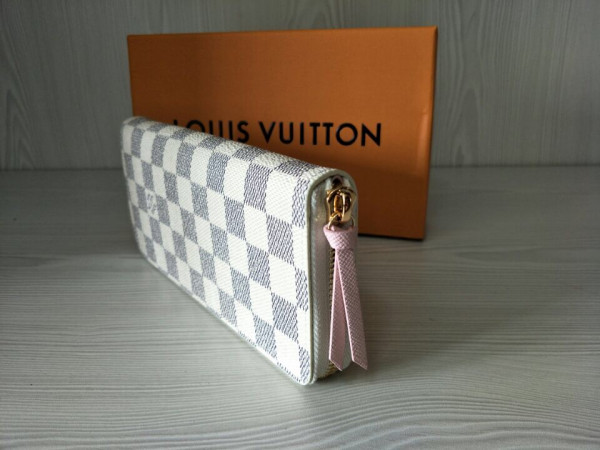 l0*is V*t0n clemence wallet
