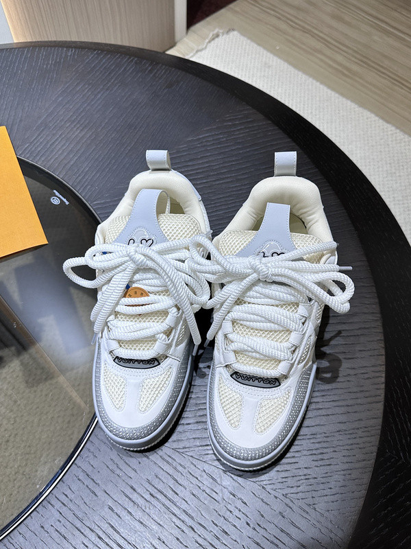 l0*is V*t0n trainer sneaker
