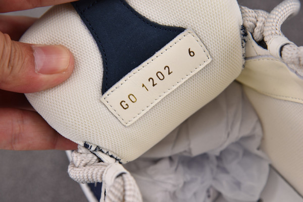 l0*is V*t0n sneakers