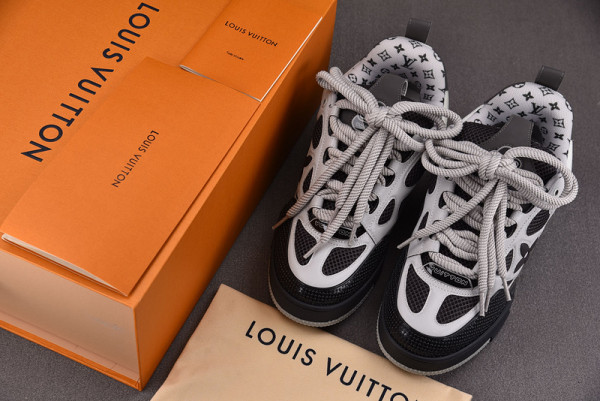 l0*is V*t0n sneakers