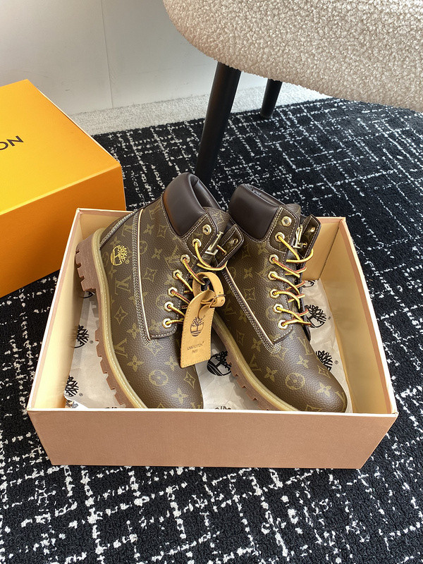 l0*is V*t0n boots