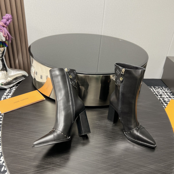 l0*is V*t0n boots