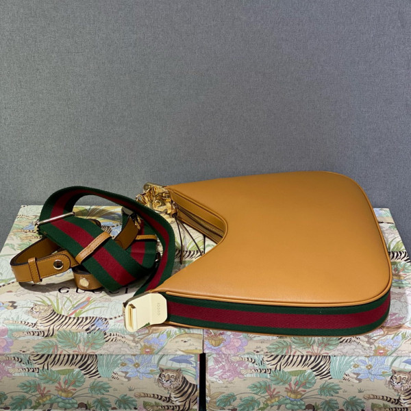 G*u*i attache large shoulder bag