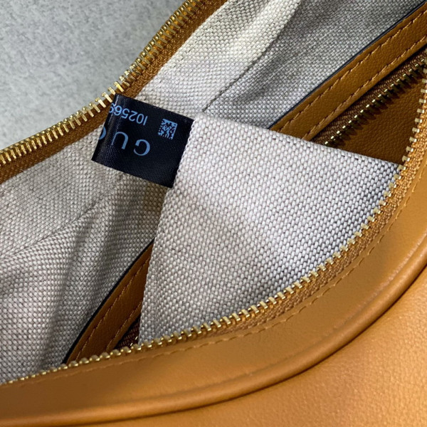 G*u*i attache large shoulder bag