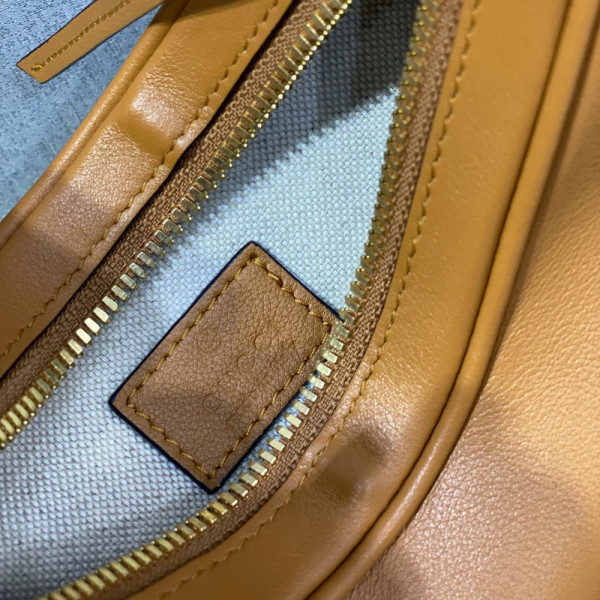 G*u*i attache small shoulder bag