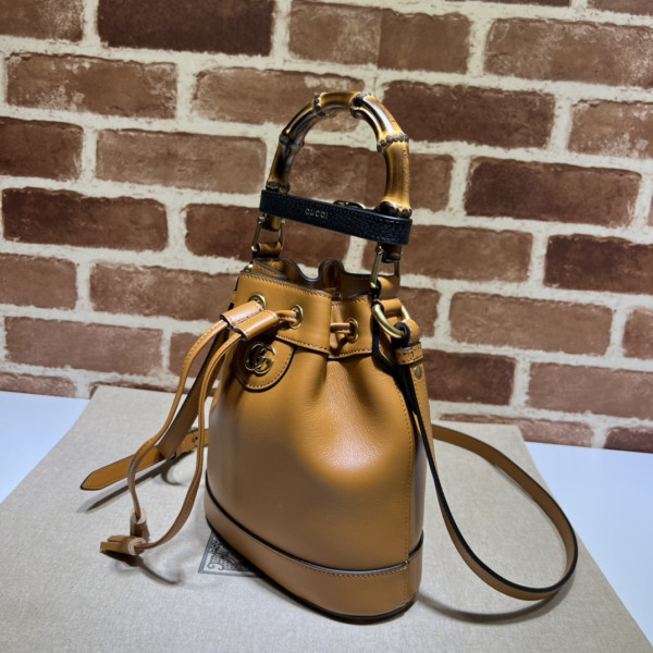 G*u*i diana mini bucket bag