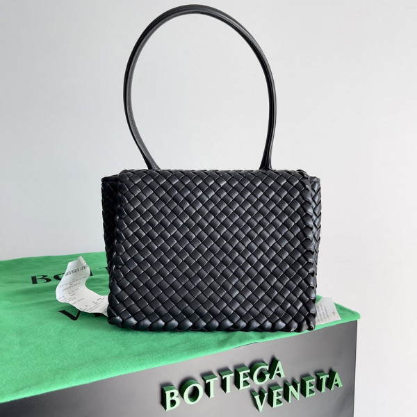 bo*te*ga Ve*ne*ta patti top handle bag