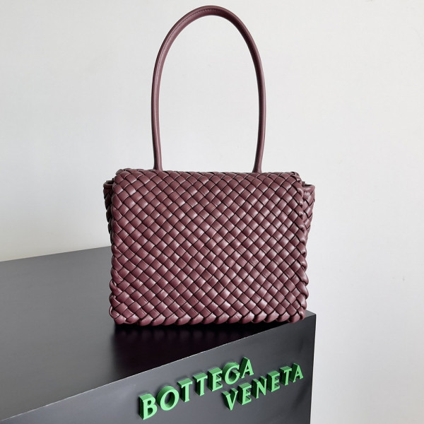 bo*te*ga Ve*ne*ta patti top handle bag
