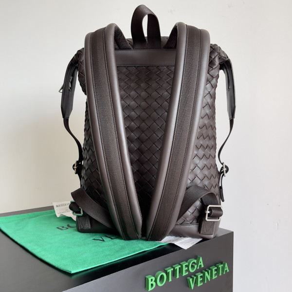 bo*te*ga Ve*ne*ta small intrecciato backpack