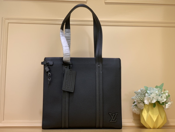 l0*is V*t0n  aerogram tote