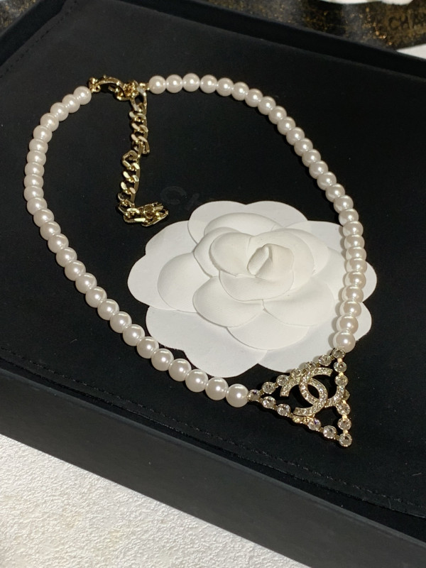 CL NECKLACE