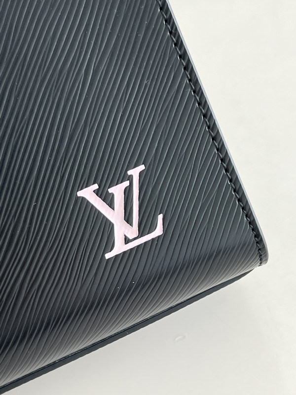 l0*is V*t0n petit sac plat