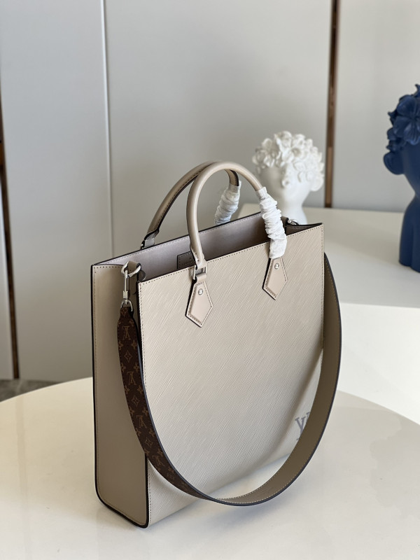 l0*is V*t0n petit sac plat