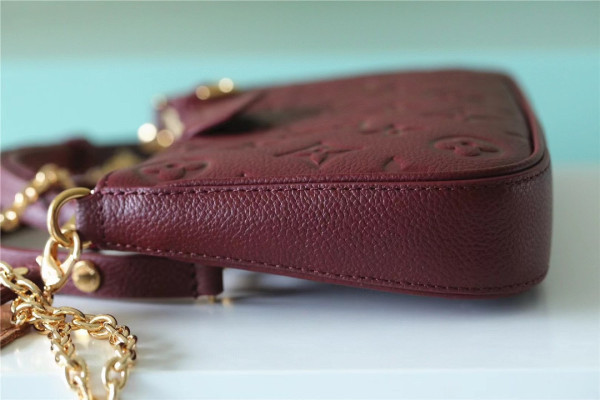 l0*is V*t0n easy pouch on strap