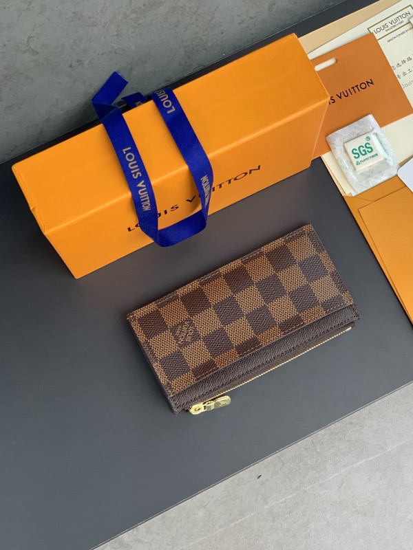 l0*is V*t0n coin card holder