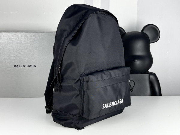 Ba*len*cia*ga backpack