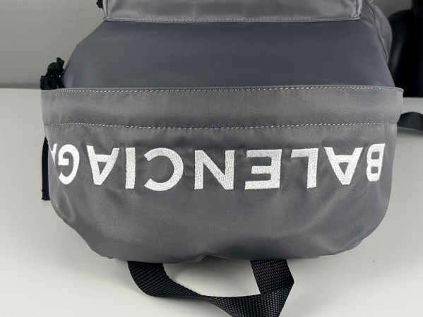 Ba*len*cia*ga backpack