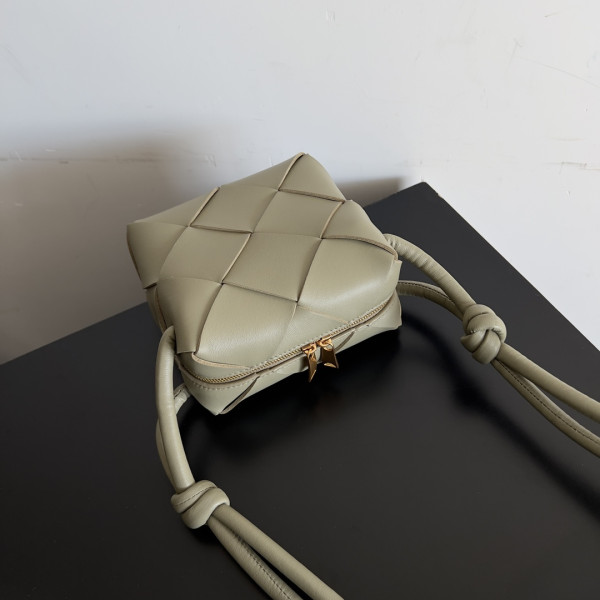 bo*te*ga Ve*ne*ta mini cassette camera bag
