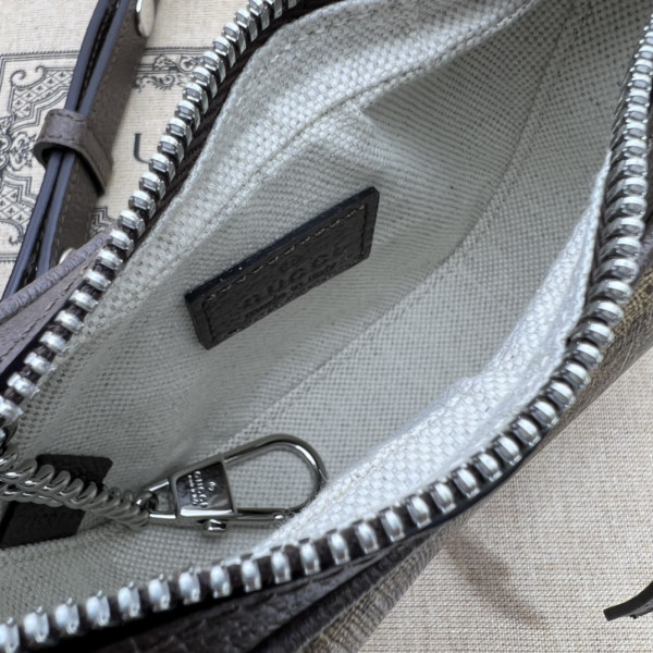 G*u*i attache mini bag